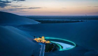 Echoing-Sand Dunes and Crescent Lake