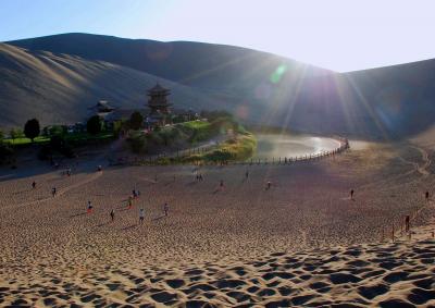 Dunhuang Mingshashan and Yueyaquan 