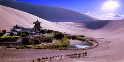 Echoing-Sand Dunes and Crescent Lake