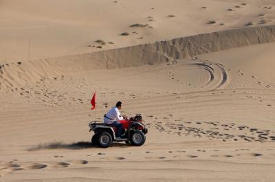 Echoing-Sand Dunes and Crescent Lake