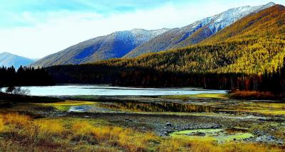 Lying Dragon Bay in Kanas National Forest Park