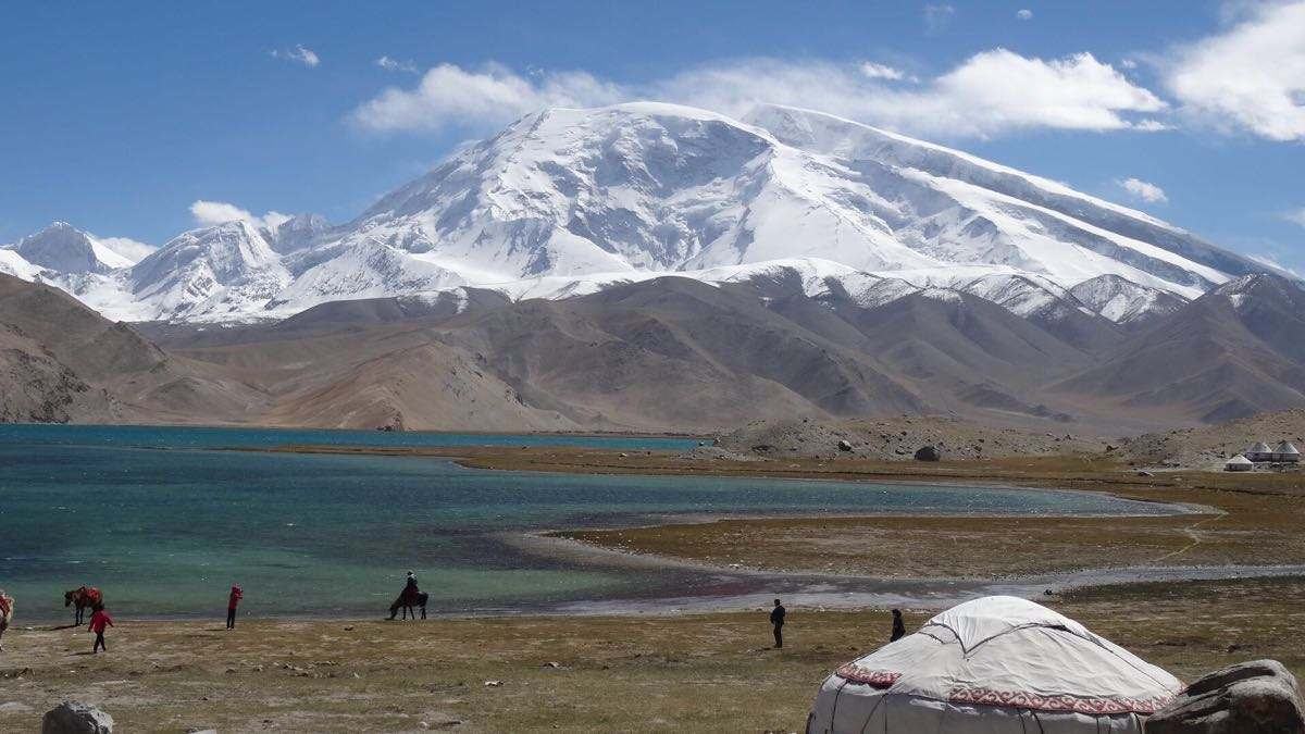 Karakuri Lake