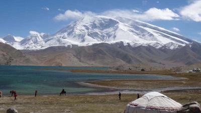 Karakuri Lake