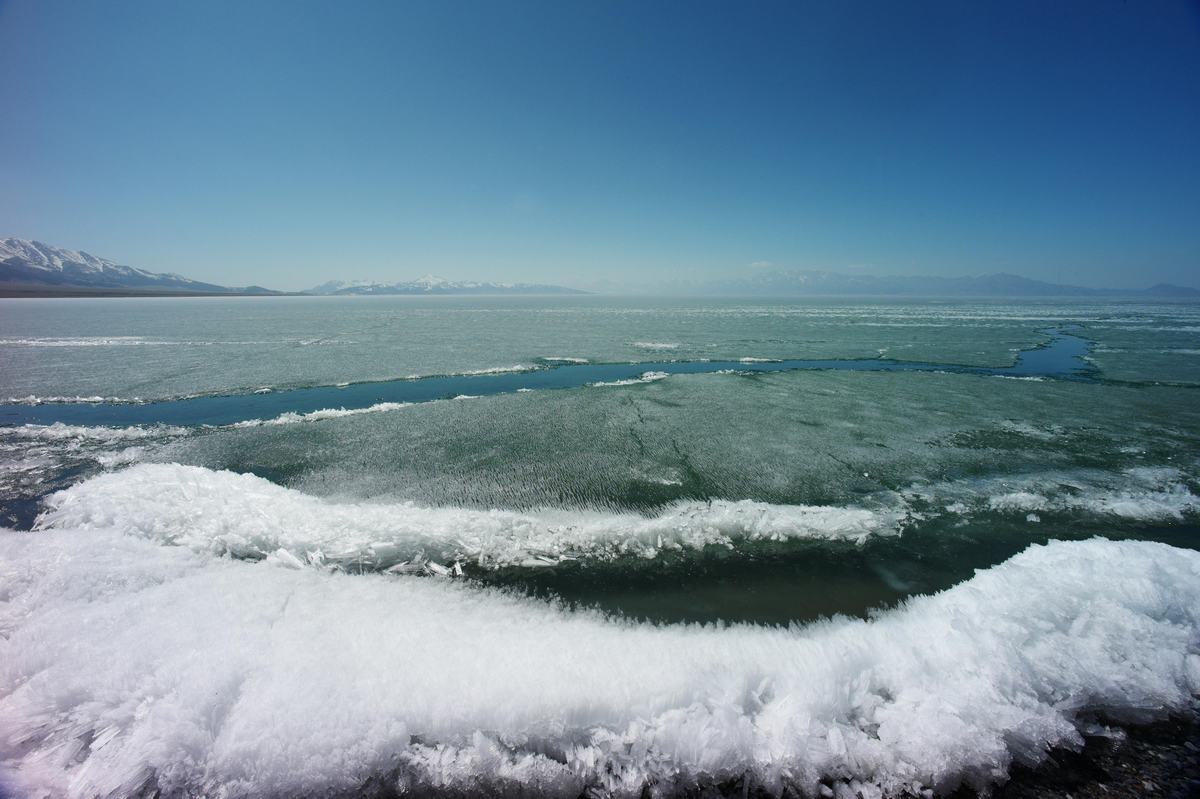 Xinjiang Sayram Lake in Winter